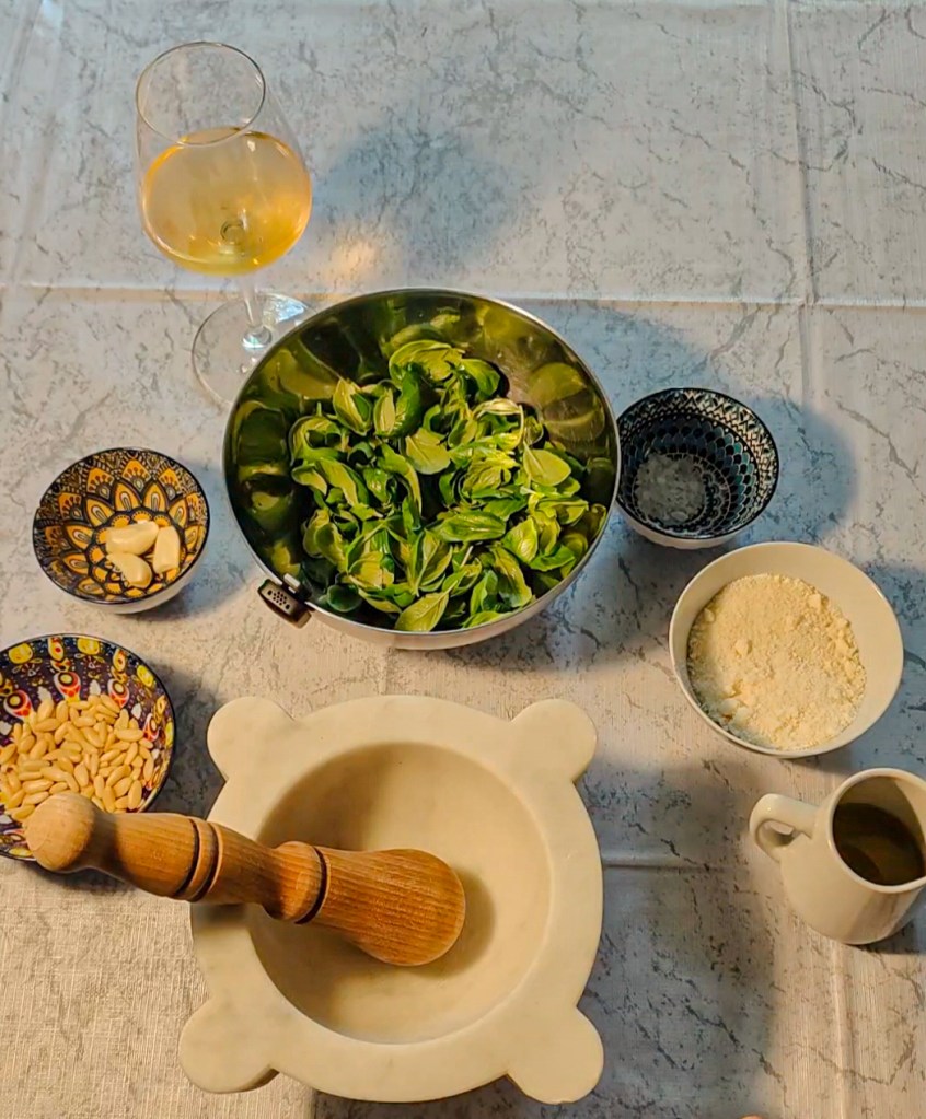 🌿 Pesto e vino: un abbinamento che sa di casa (e di&nbsp;mare)